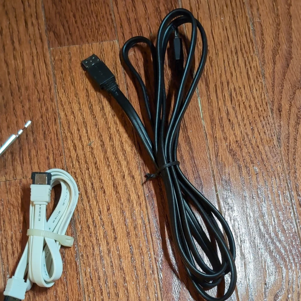 eSATA Plate Port with White and Black Cables
